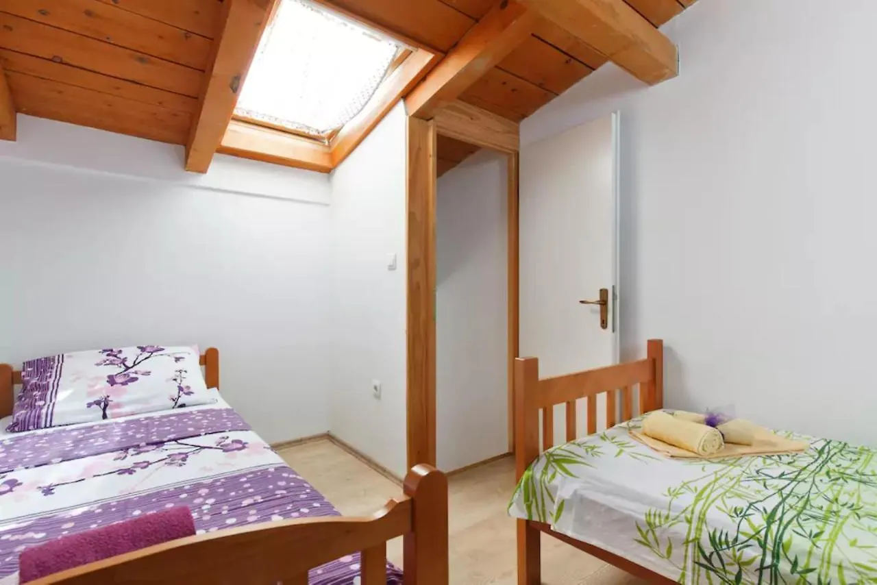 Apartment Ana With Garden, In The Heart Of Split