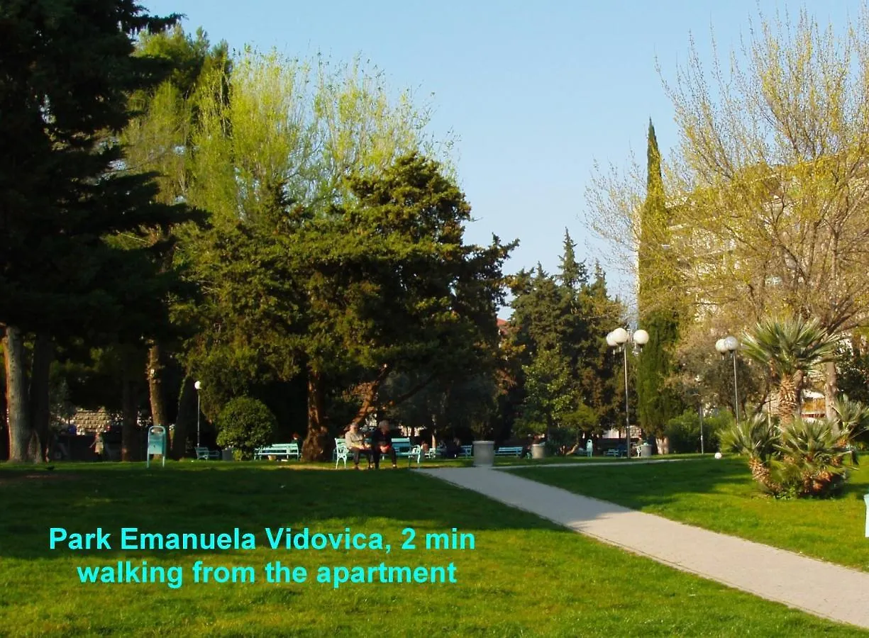 Apartment Ana With Garden, In The Heart Of Split