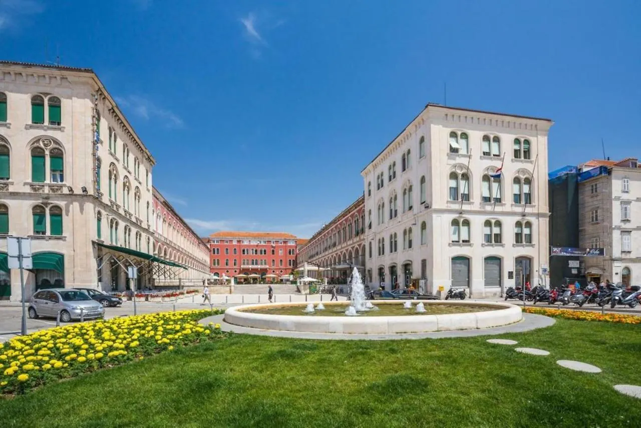 Apartment Ana With Garden, In The Heart Of Split