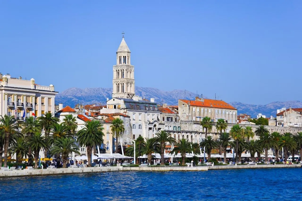 Apartment Ana With Garden, In The Heart Of Split