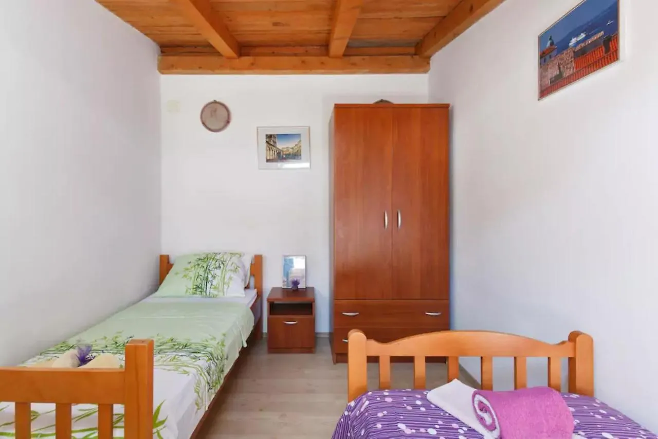 Apartment Ana With Garden, In The Heart Of Split